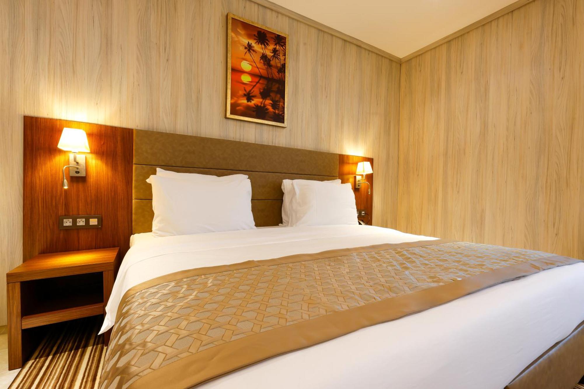 Byblos Hotel Abidjan Extérieur photo